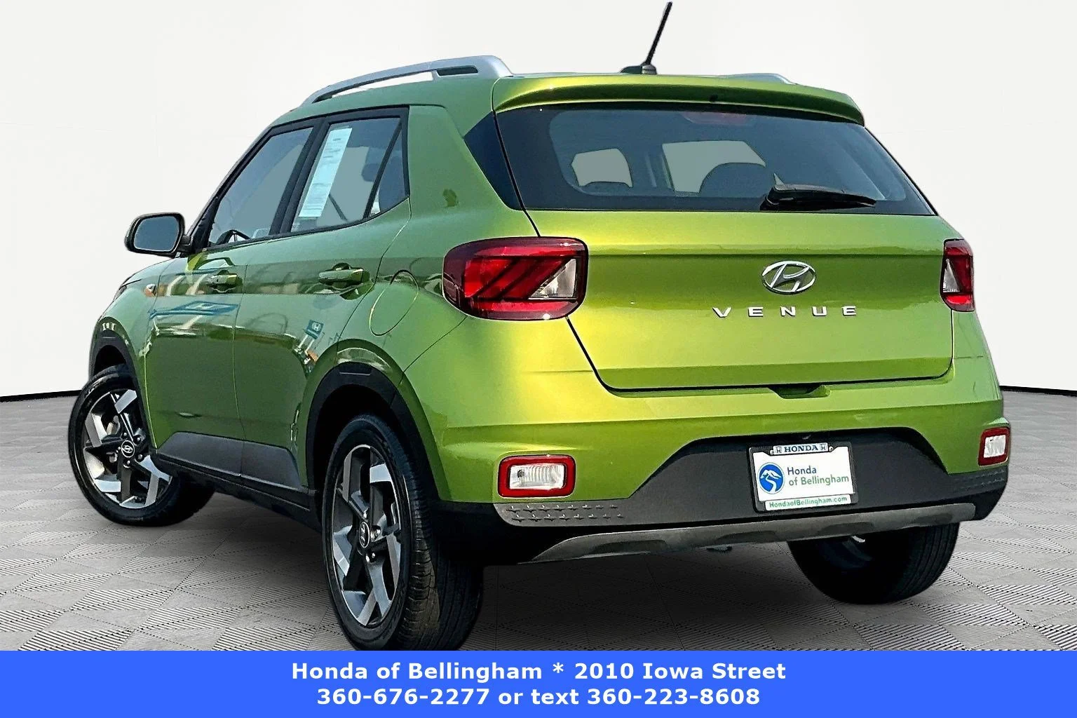 Used 2024 Green Apple Hyundai SEL image 4