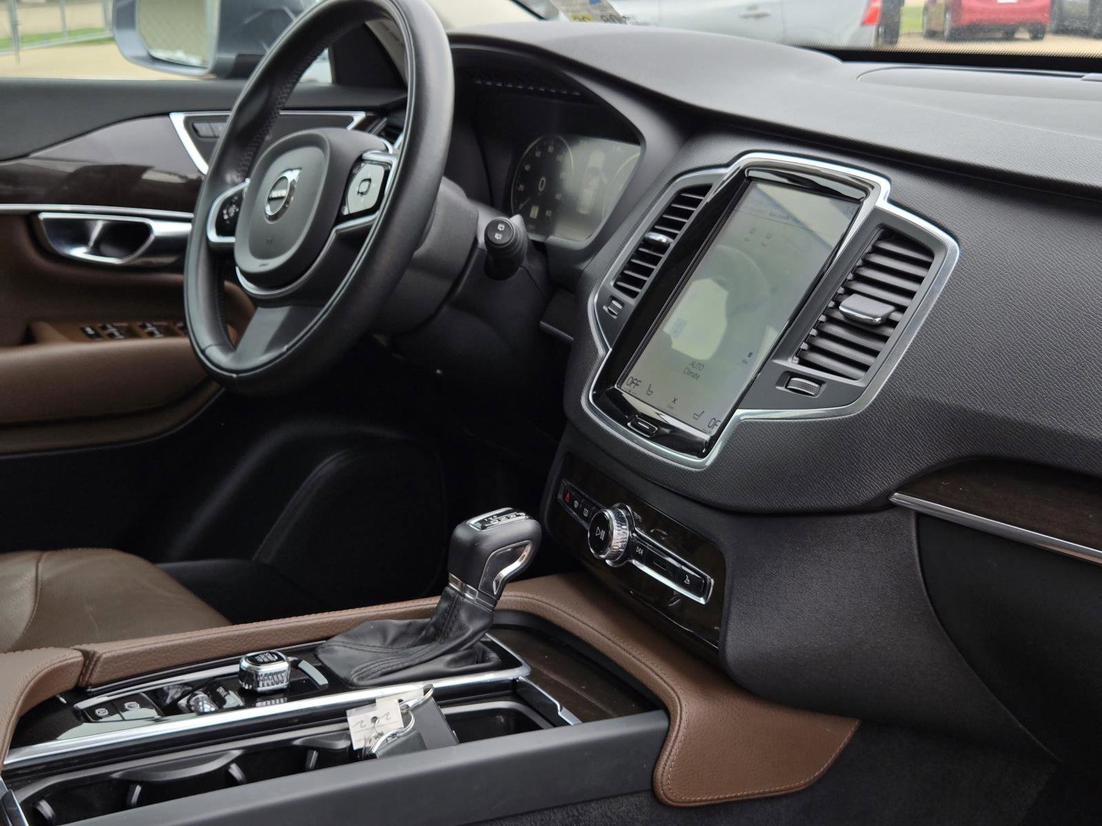 Used 2019 Gray Metallic Volvo Momentum image 43