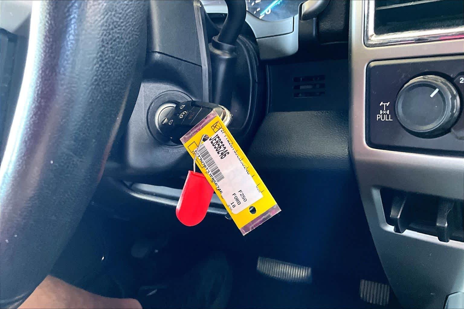 Used 2018 Magnetic Metallic Ford LARIAT image 14