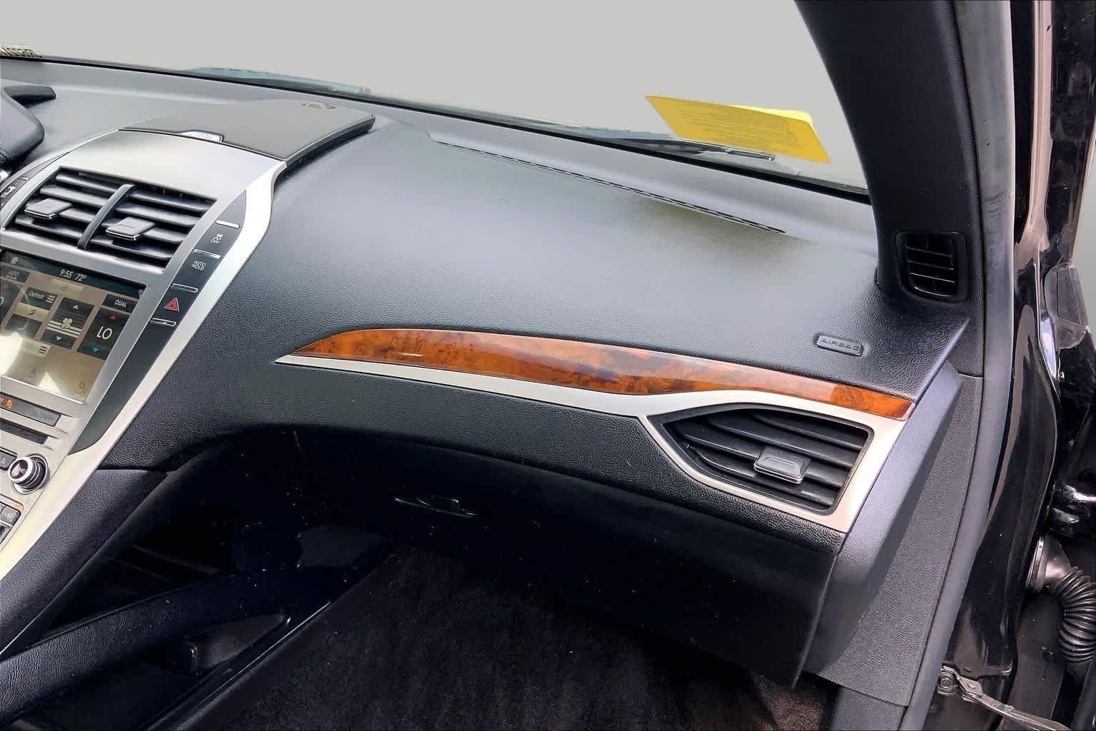 Used 2018 Black Velvet Lincoln Reserve image 19