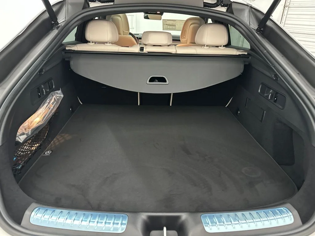 New 2027 White Mercedes-Benz GLC 300 image 27