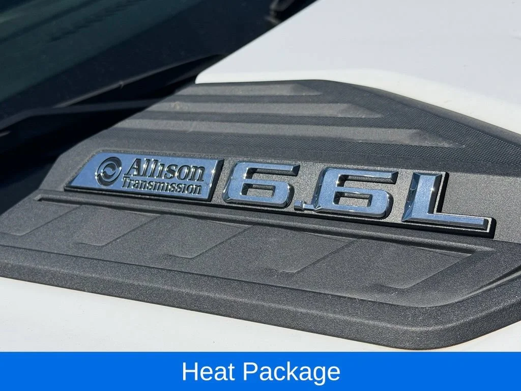 Used 2025 Summit White Chevrolet LT DRW image 13