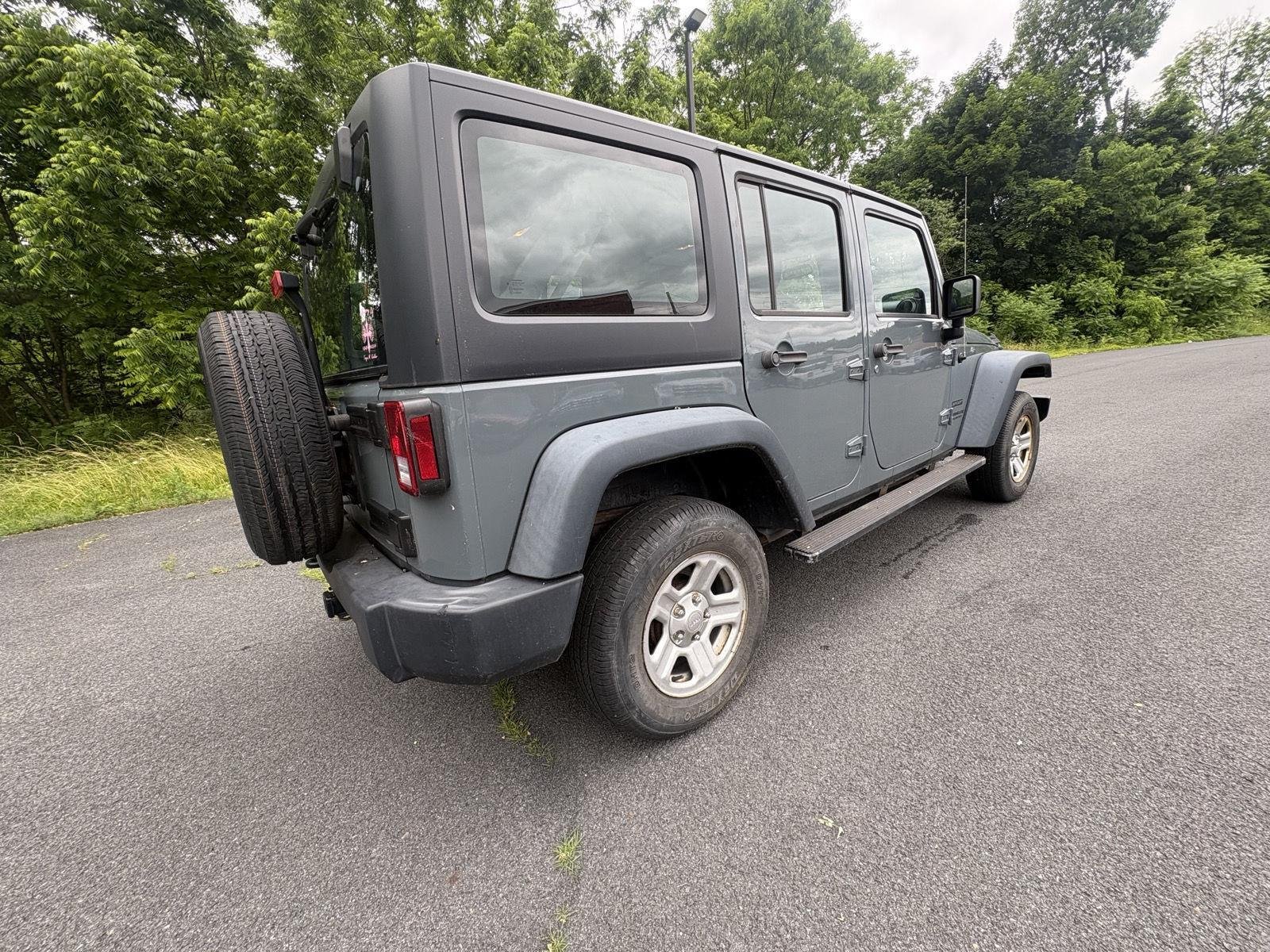 Used 2014 Anvil Clearcoat Jeep Sport image 9