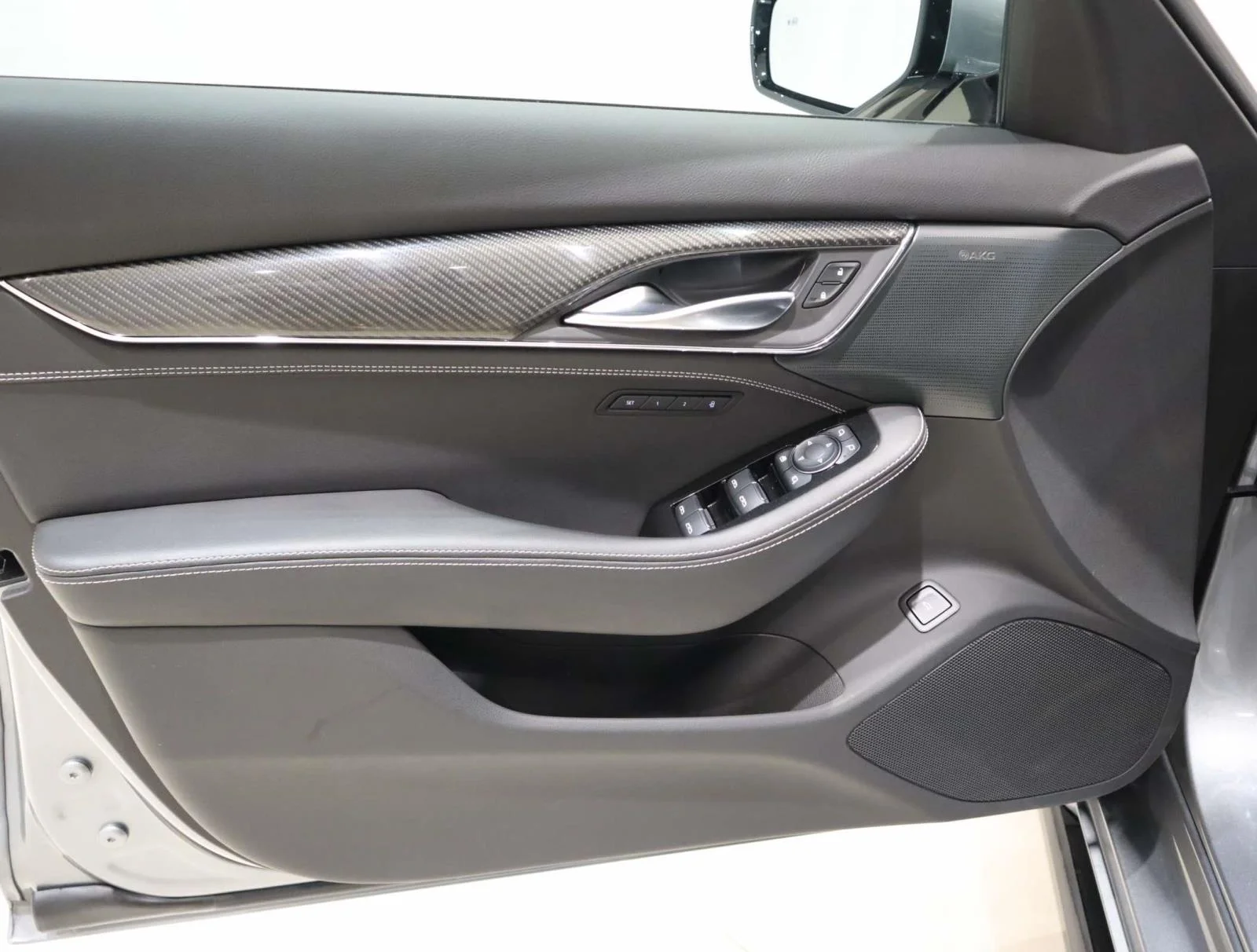 Used 2024 Silver Cadillac V-Series image 19