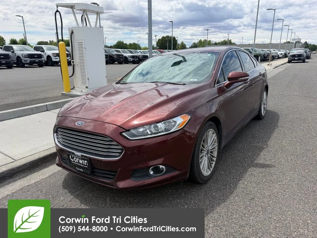 Used 2015 Bronze Fire Metallic Tinted Clearcoat Ford SE image 4
