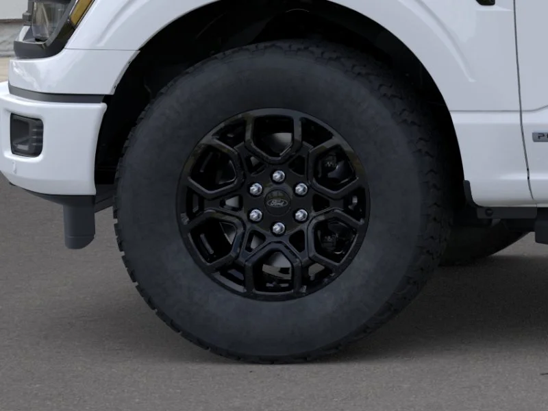 New 2025 Oxford White Ford XLT image 19