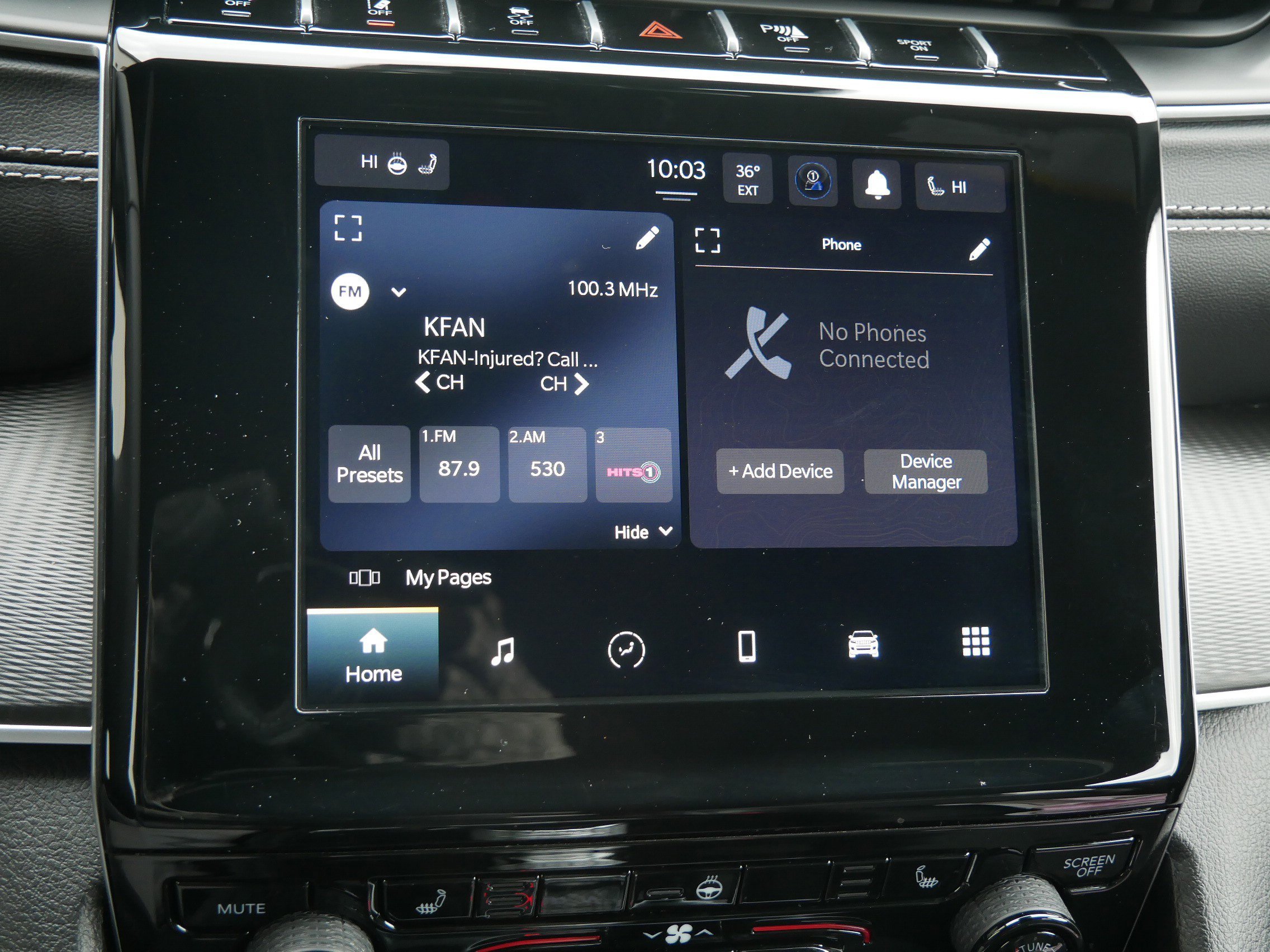 Used 2025 Diamond Black Crystal Pearlcoat Jeep Altitude image 22