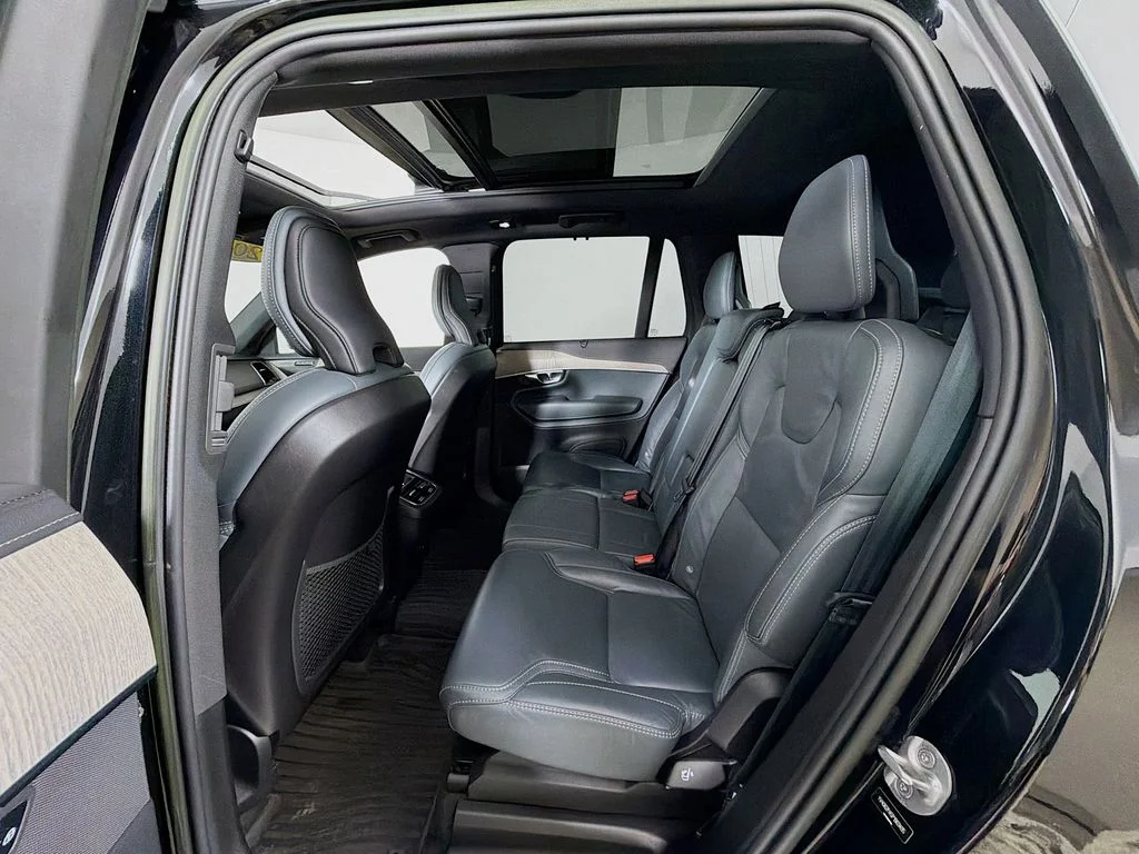 Used 2023 Onyx Black Metallic Volvo Ultimate image 26