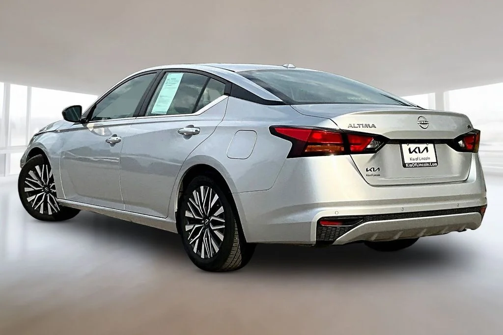 Used 2024 Brilliant Silver Metallic Nissan 2.5 SV image 4