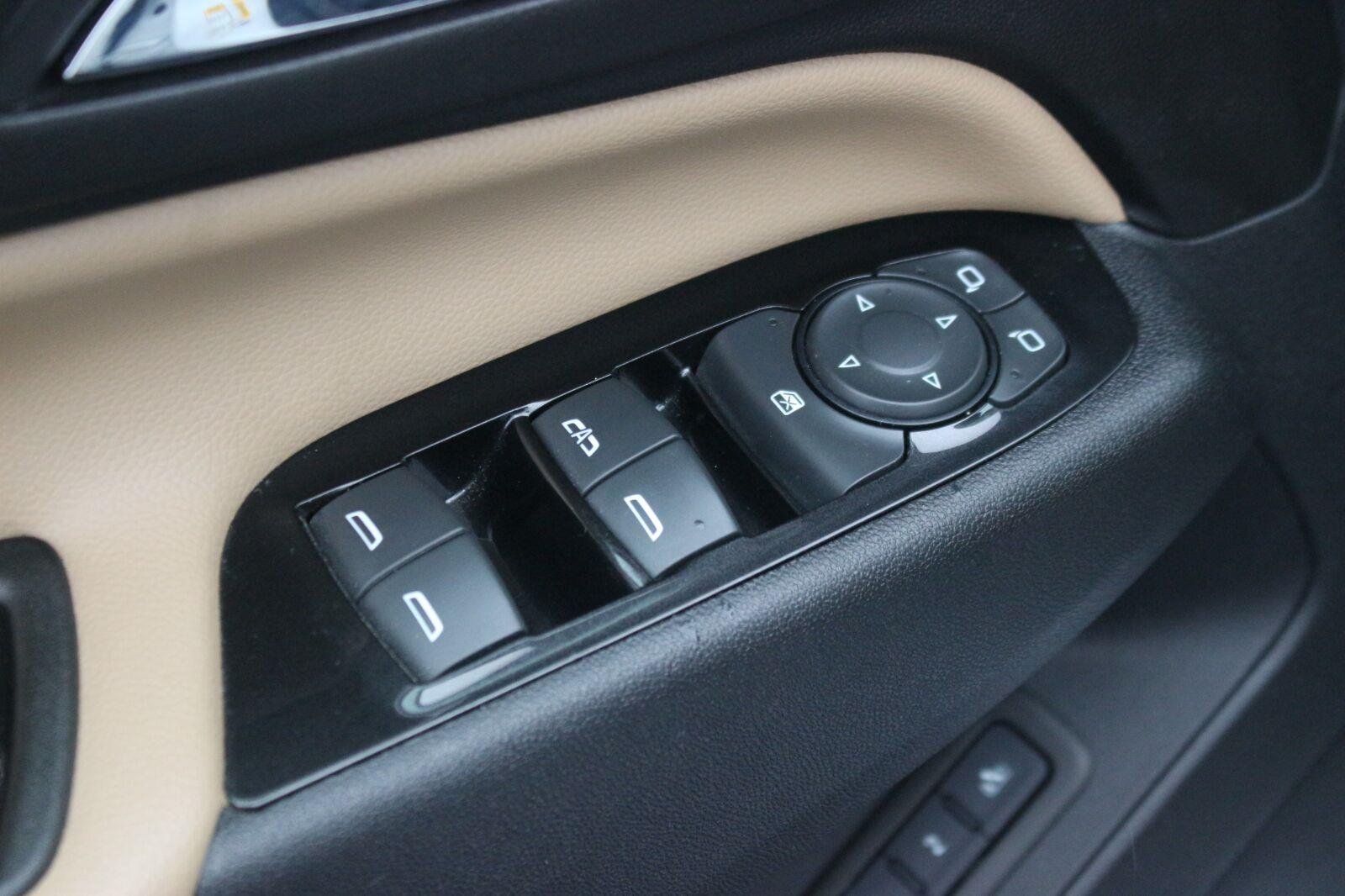 Used 2023 Iridescent Pearl Tricoat Chevrolet Premier image 15