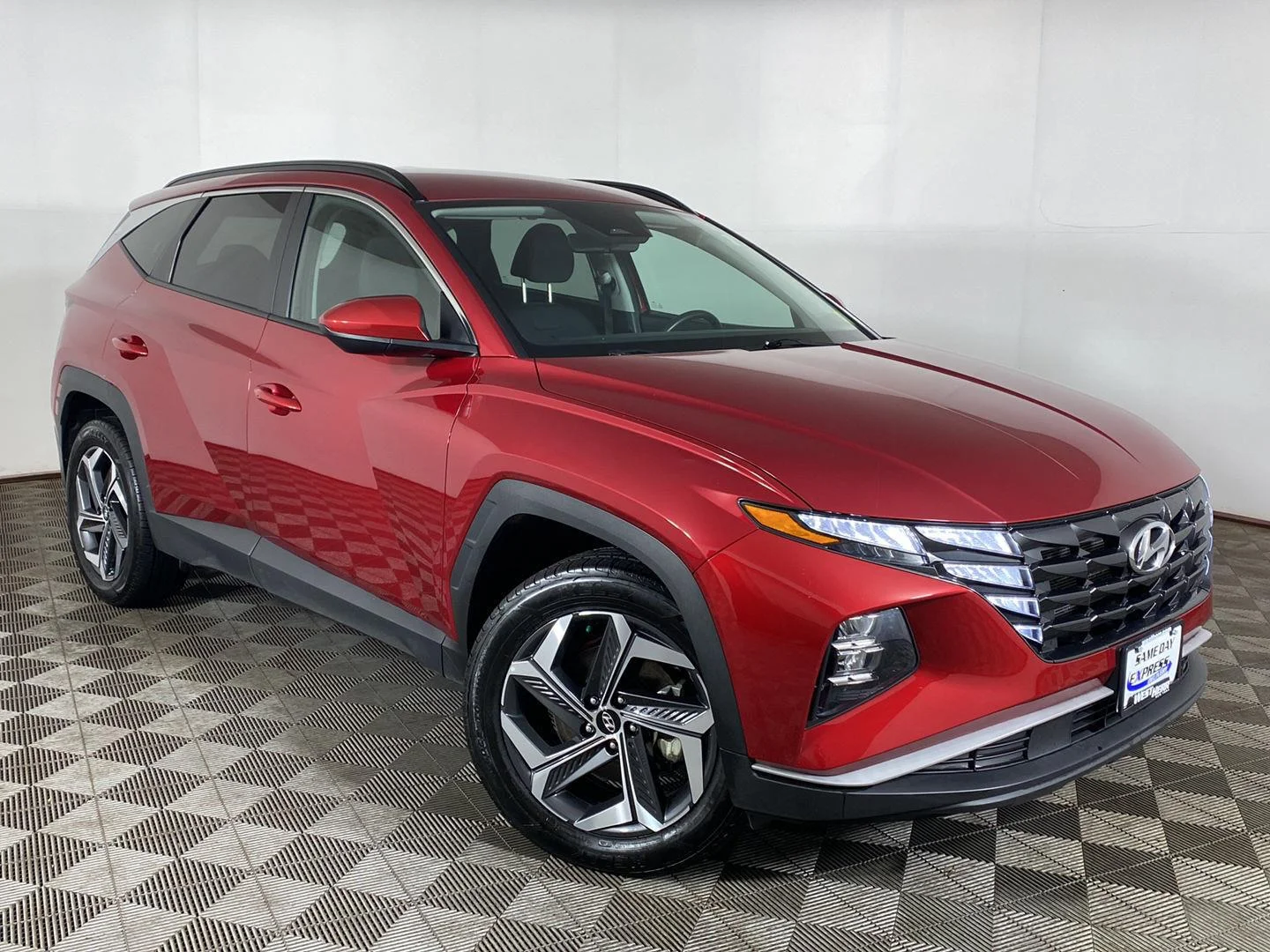 Used 2024 Ultimate Red Hyundai SEL image 36