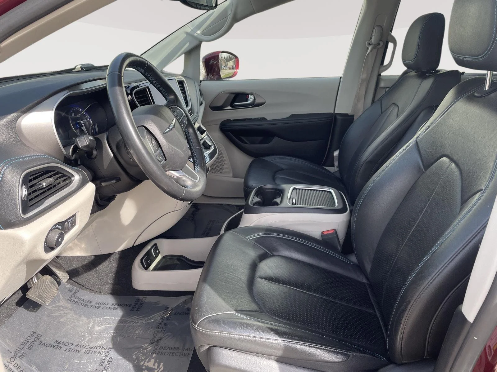 Used 2021 Velvet Red Pearlcoat Chrysler Touring L image 17
