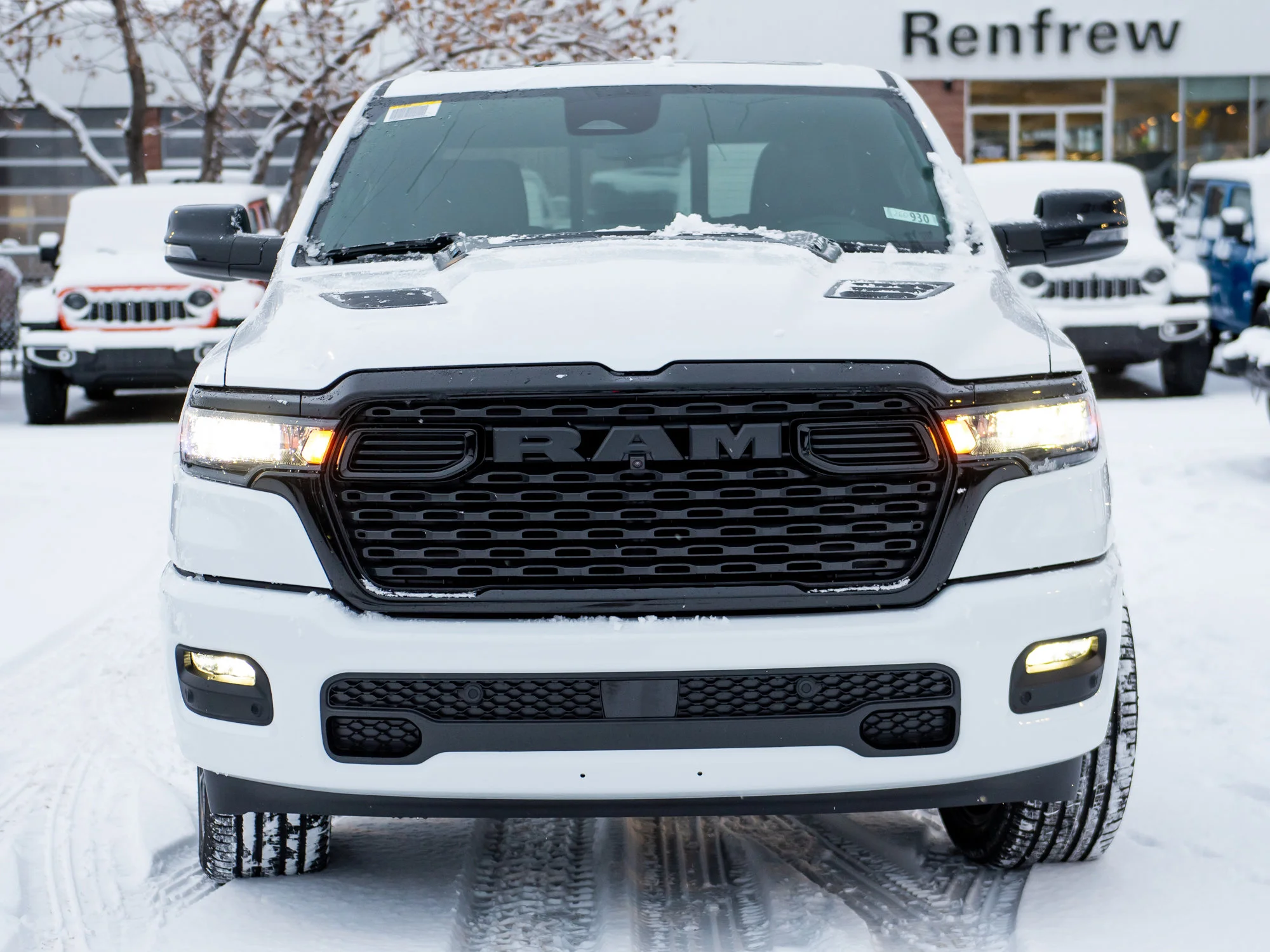 New 2026 White RAM Sport* HEMI V8 image 9