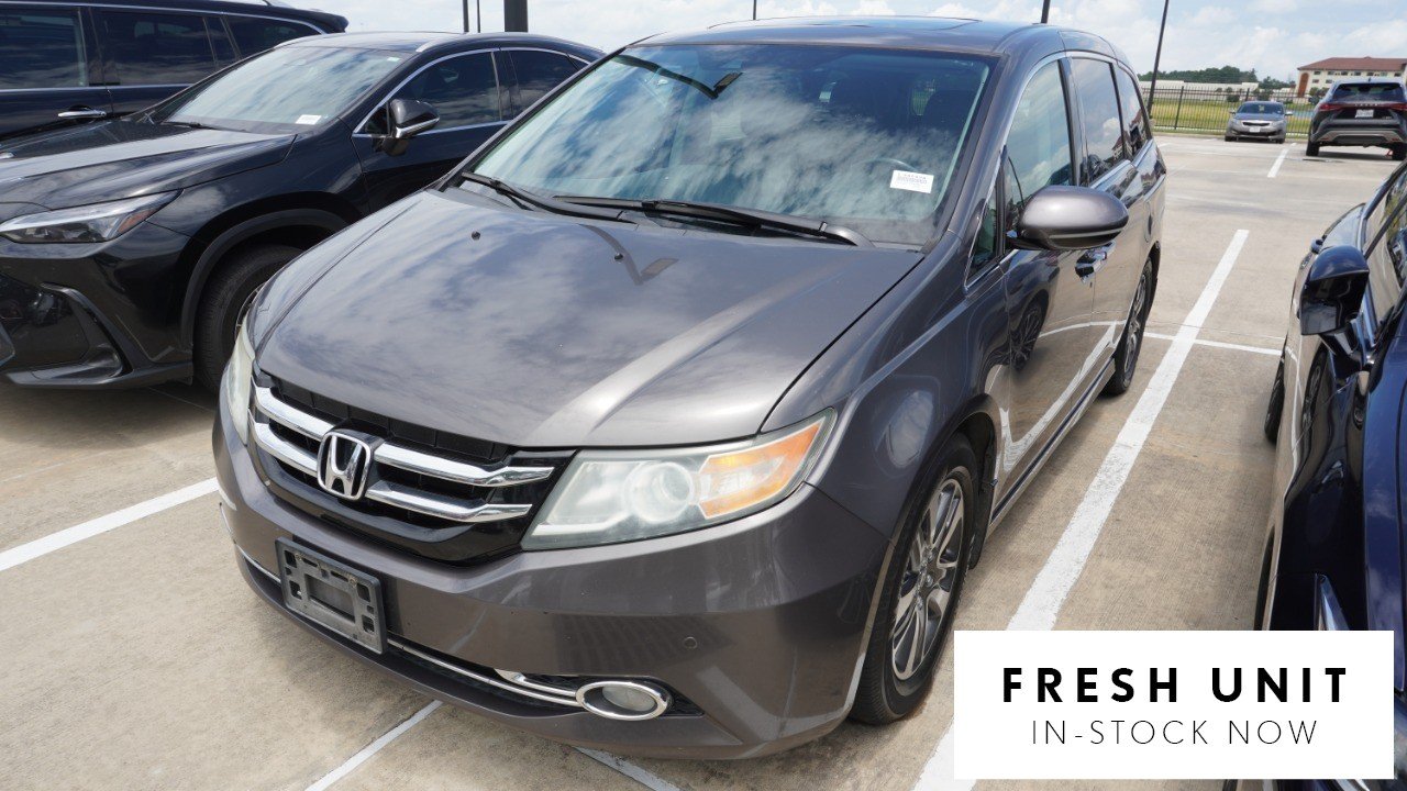 2015 Honda Odyssey Touring Elite's photo