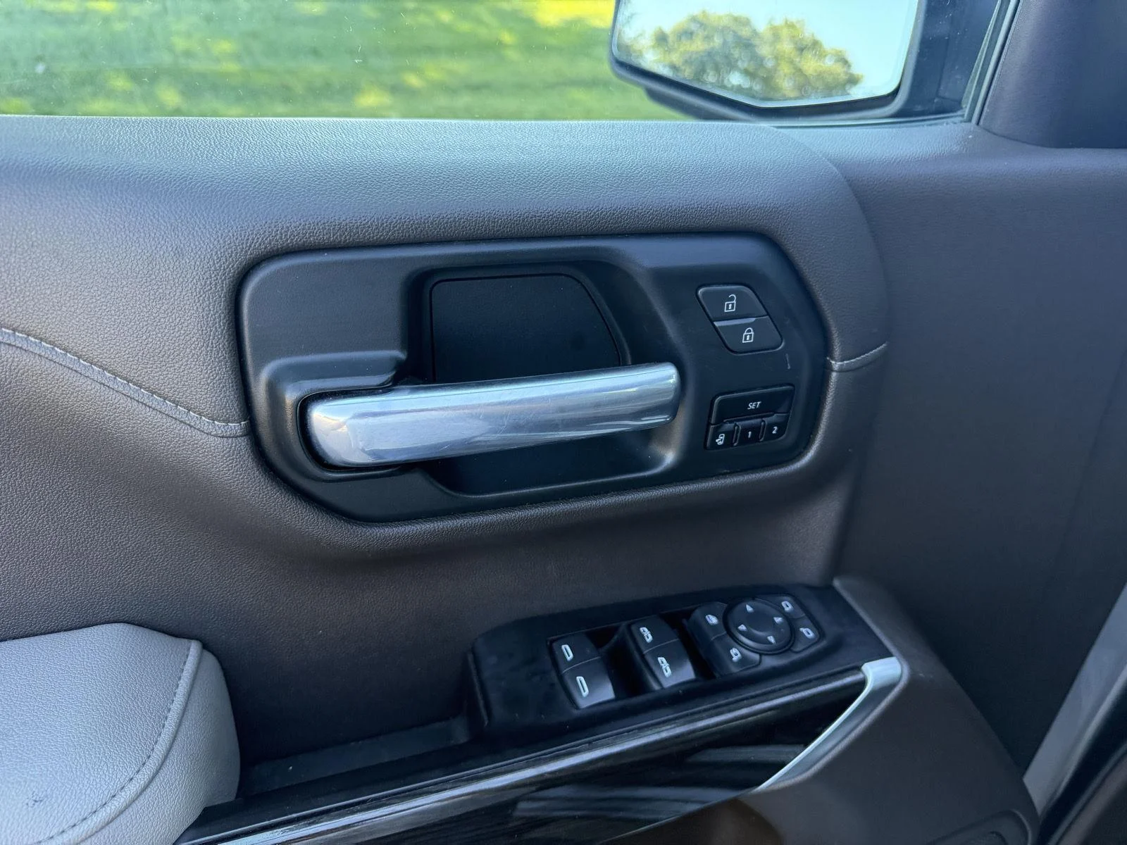 Used 2020 Shadow Gray Metallic Chevrolet LTZ image 28