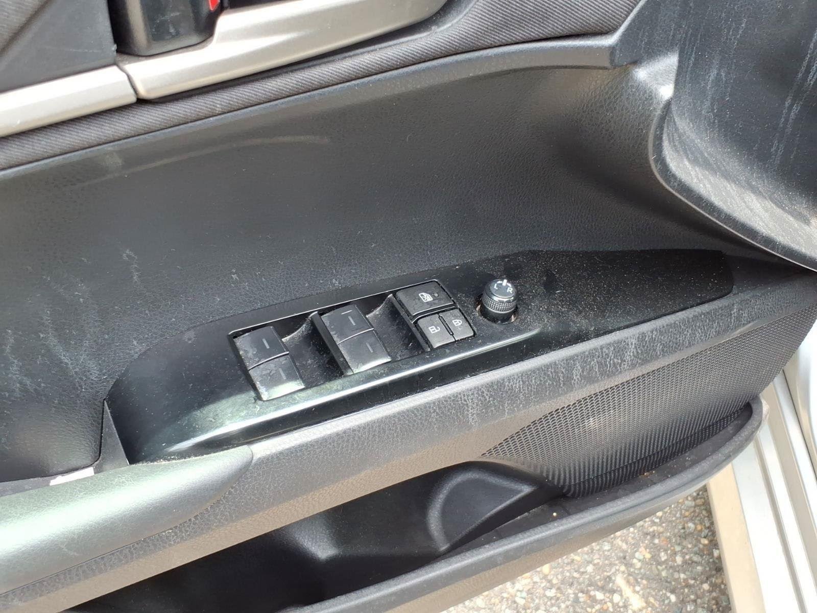 Used 2025  TOYOTA  image 16