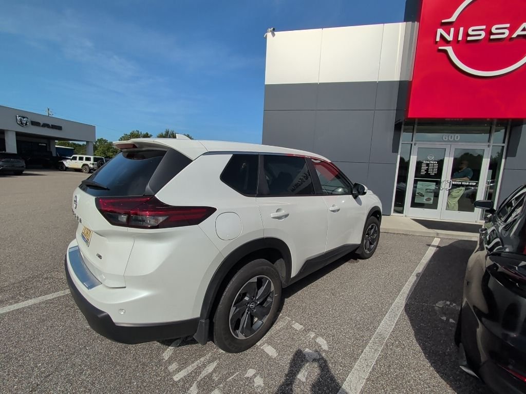 Used 2026 White Nissan SV image 4