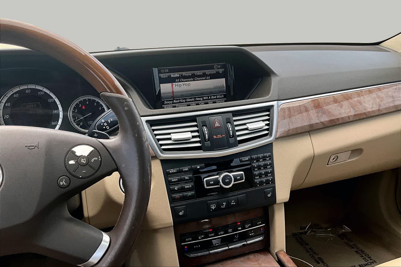 Used 2013 Indium Grey Metallic Mercedes-Benz E 350 Luxury image 6
