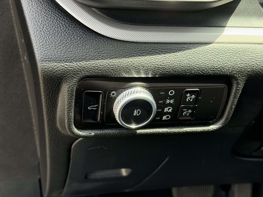 Used 2023 Black Ford XLT image 19