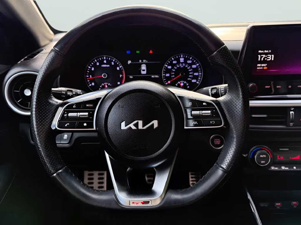 Used 2023 Blue Kia GT-Line image 12