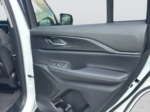 Used 2024 White Jeep Laredo X image 31