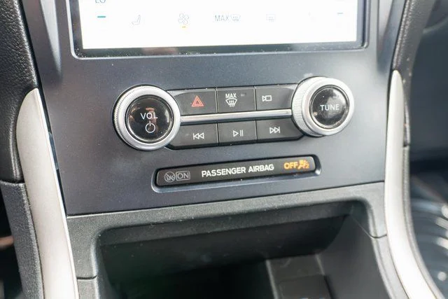 Used 2022 White Ford SEL image 25