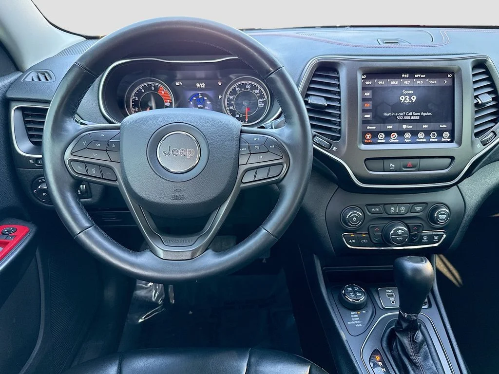 Used 2019 Bright White Clearcoat Jeep Trailhawk image 21