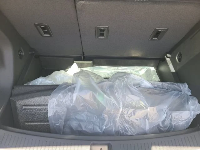 New 2027 Summit White Chevrolet LT image 9