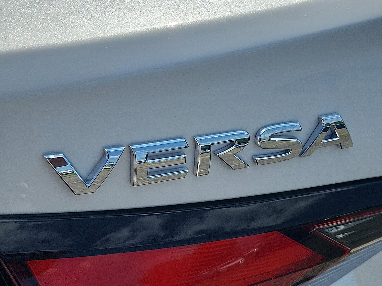 2025 Nissan Versa Sedan SV - Photo 18