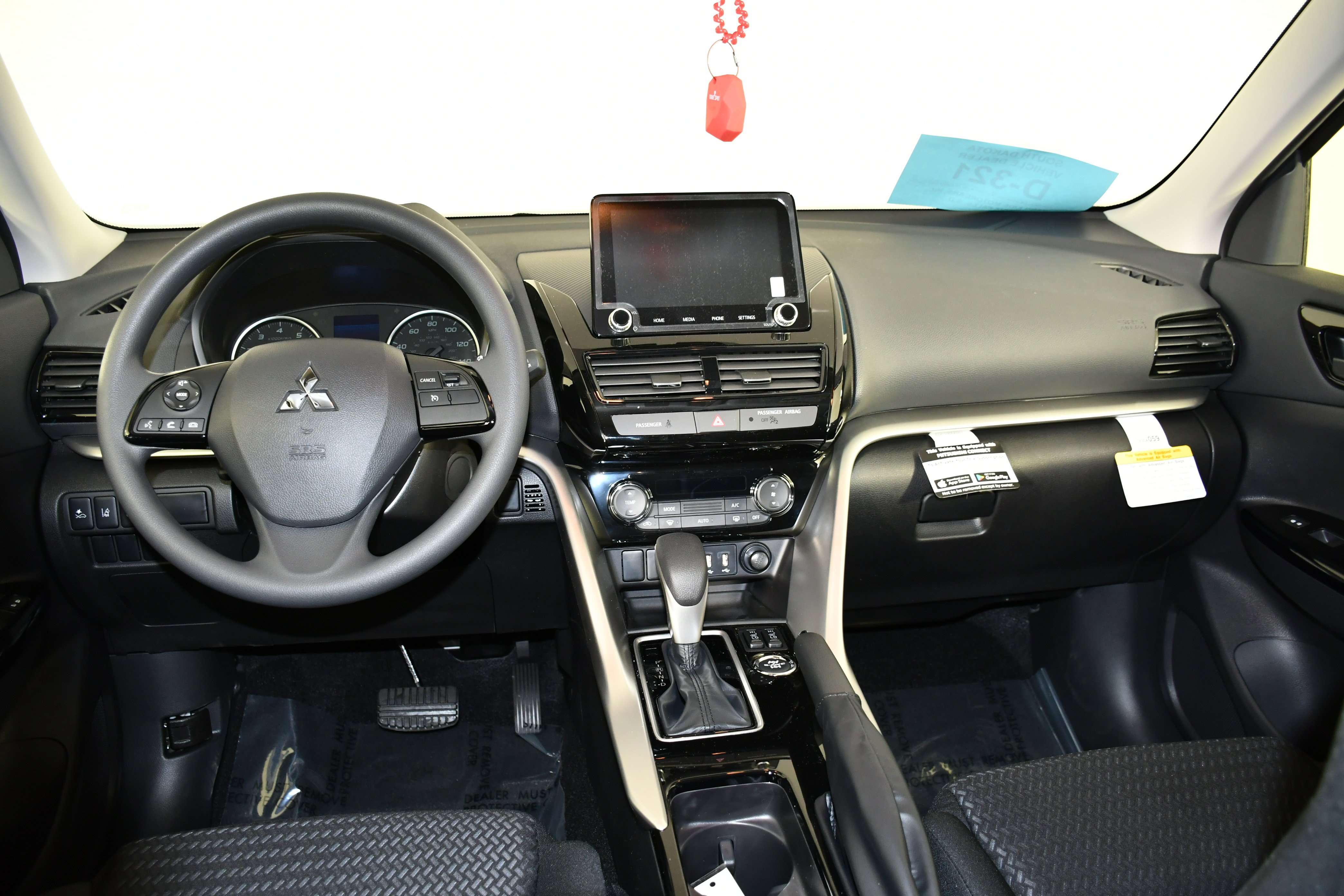 New 2026 Labrador Black Pearl Mitsubishi LE image 11