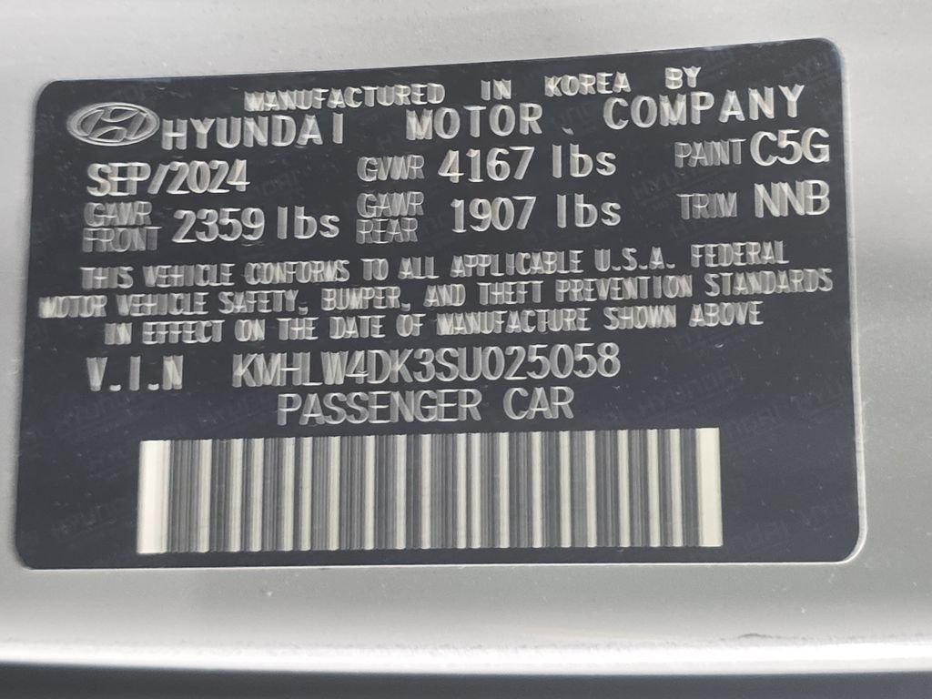 Used 2025 Cyber Gray Hyundai Base image 22