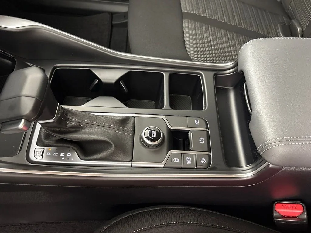 New 2026 Glacial White Pearl Kia LX image 39