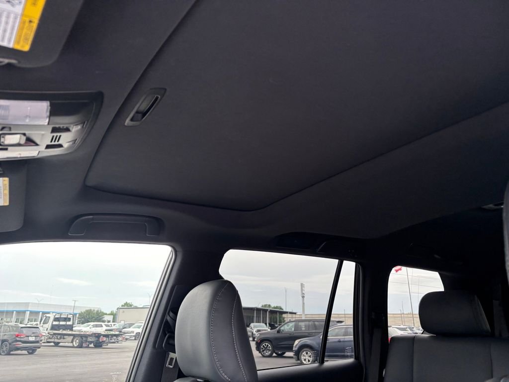 Used 2023 Black Lexus 460 image 17