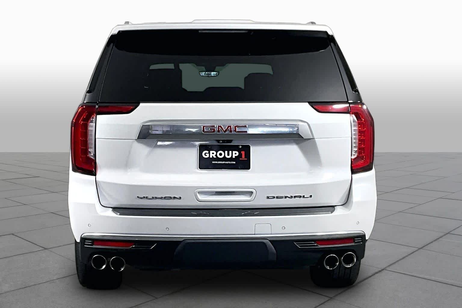 Used 2021 WHITE FROST TRICOAT GMC Denali image 5