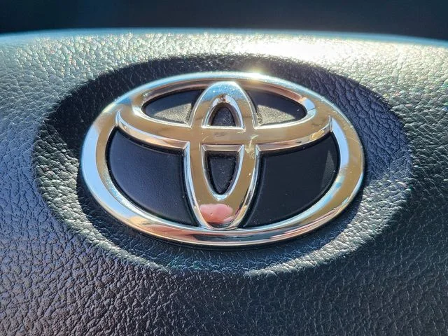Used 2013 Beige Toyota LE image 36