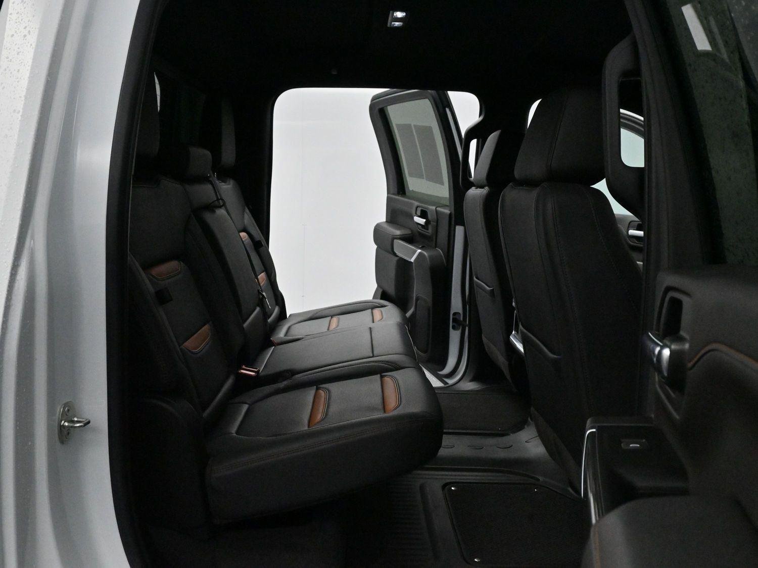 Used 2022 Summit White GMC AT4 image 33