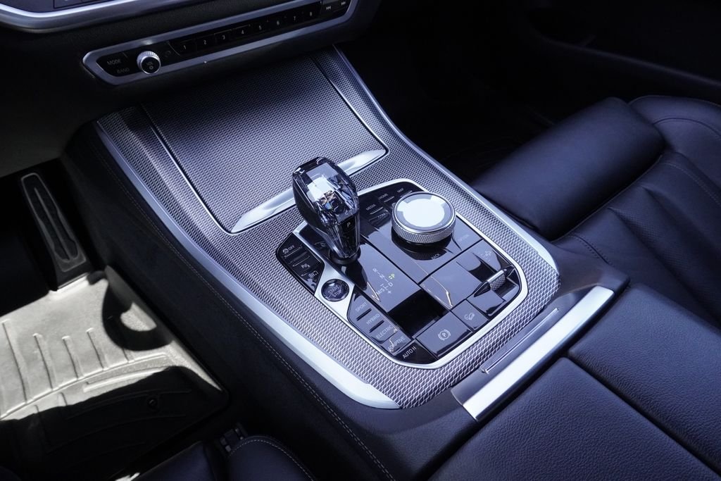 Used 2021 Black BMW xDrive45e image 14