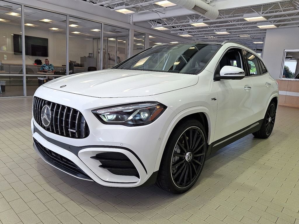 New 2026 Polar White Mercedes-Benz GLA 35 AMG® image 34