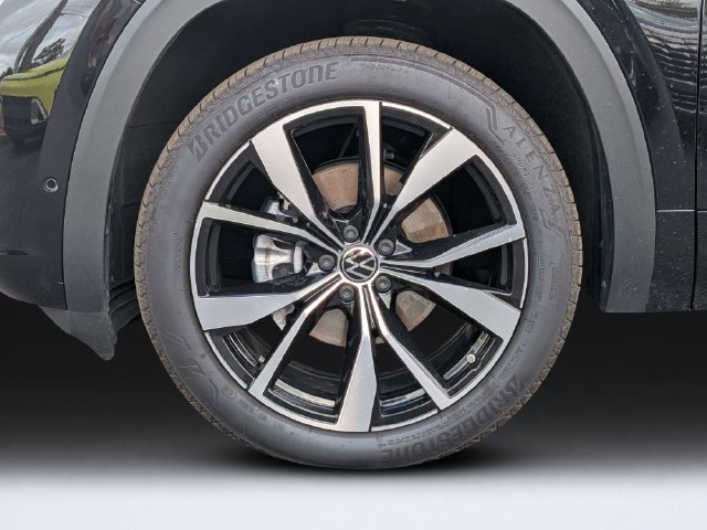 Used 2026  Volkswagen SEL Premium R-Line image 11