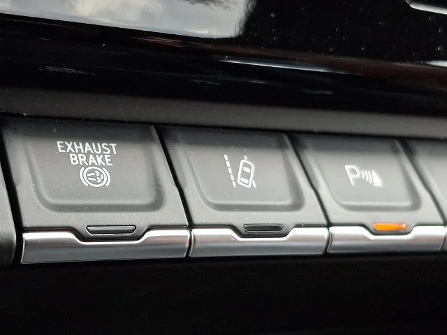 New 2026 Glacier White Tricoat GMC Denali Ultimate image 20