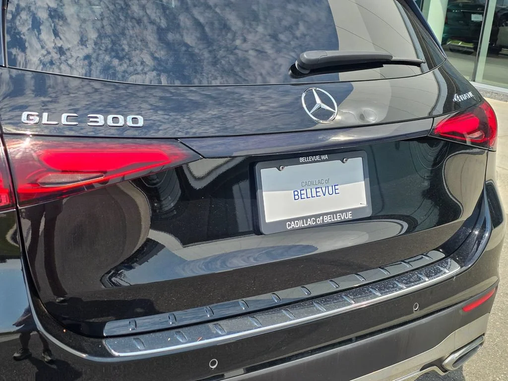 Used 2023  Mercedes-Benz GLC 300 image 14