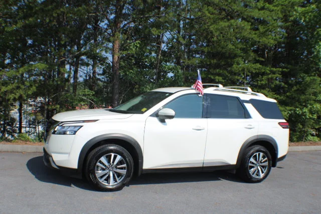 Used 2024 Pearl White Tricoat Nissan SL image 4