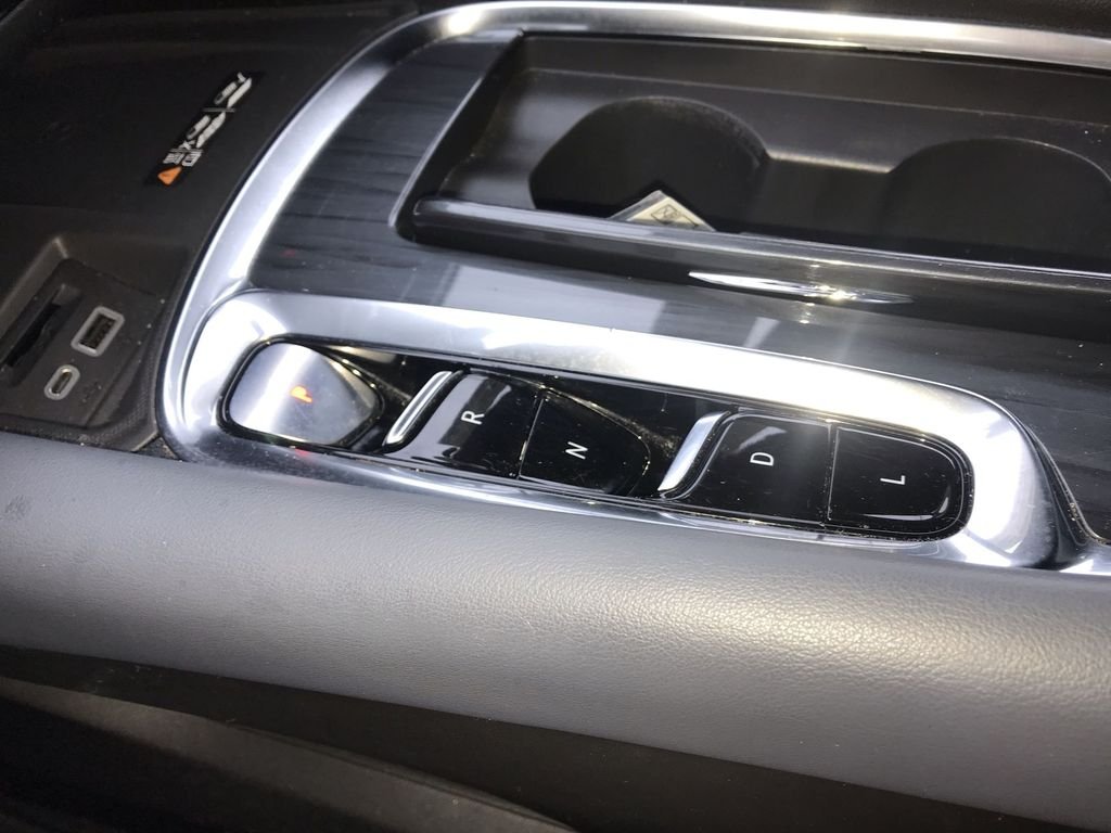 Used 2023 White Buick Essence image 19