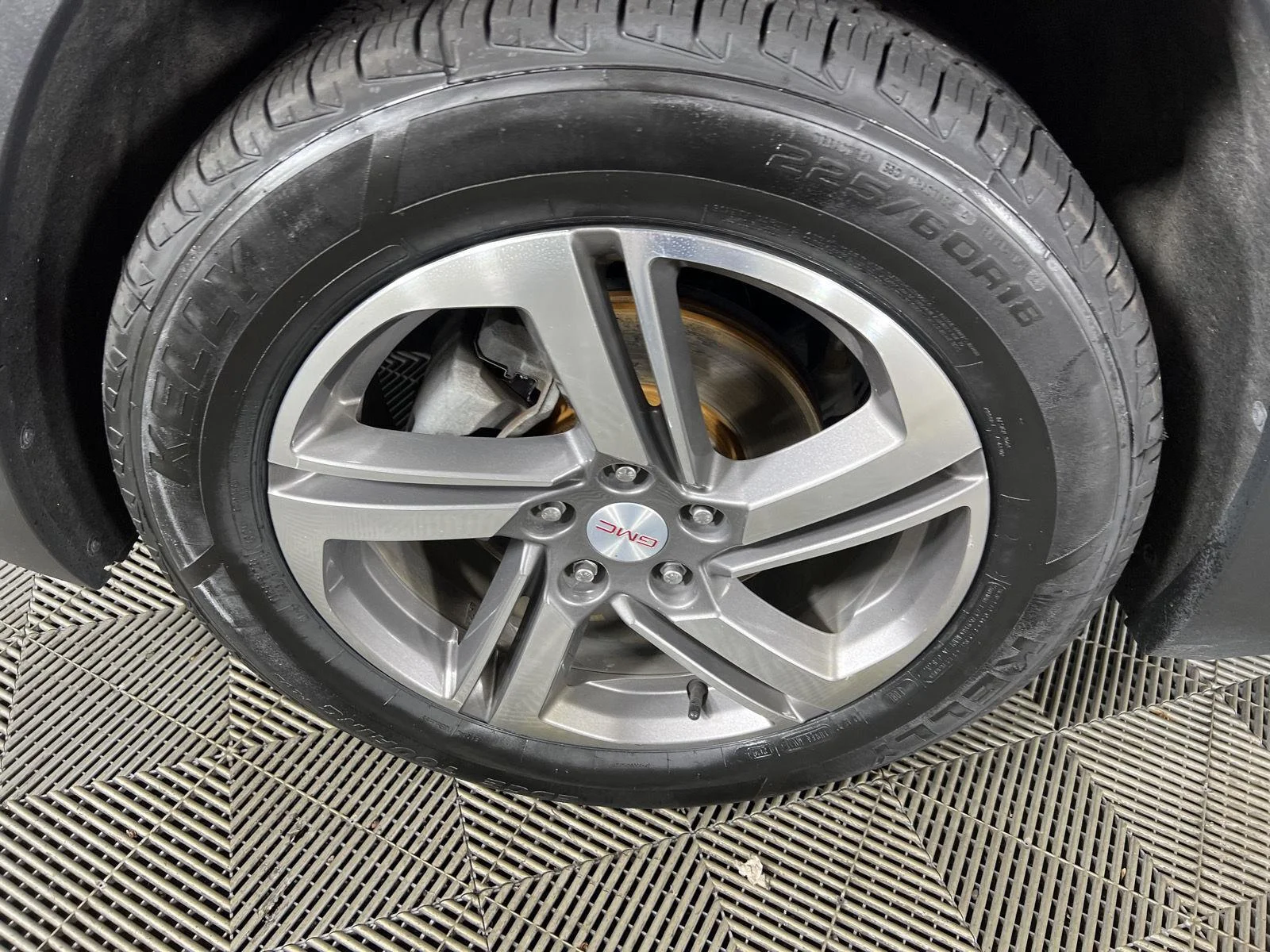 Used 2020 RED QUARTZ TINTCOAT GMC SLT image 18