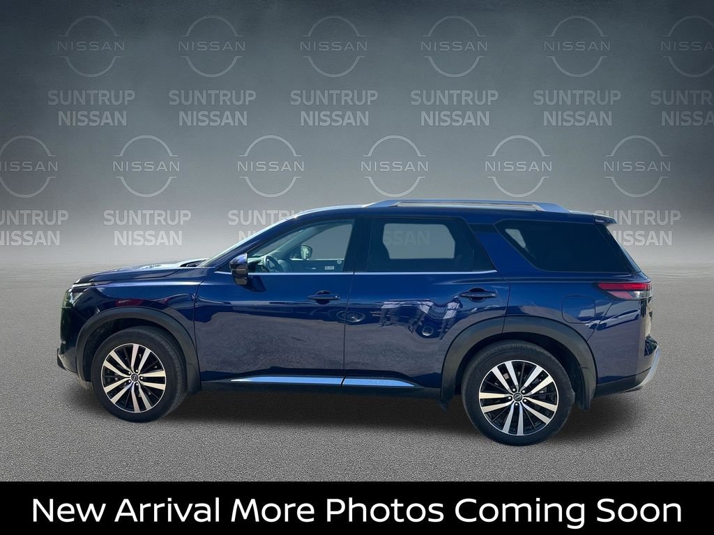 Used 2025 Blue Nissan Platinum image 3