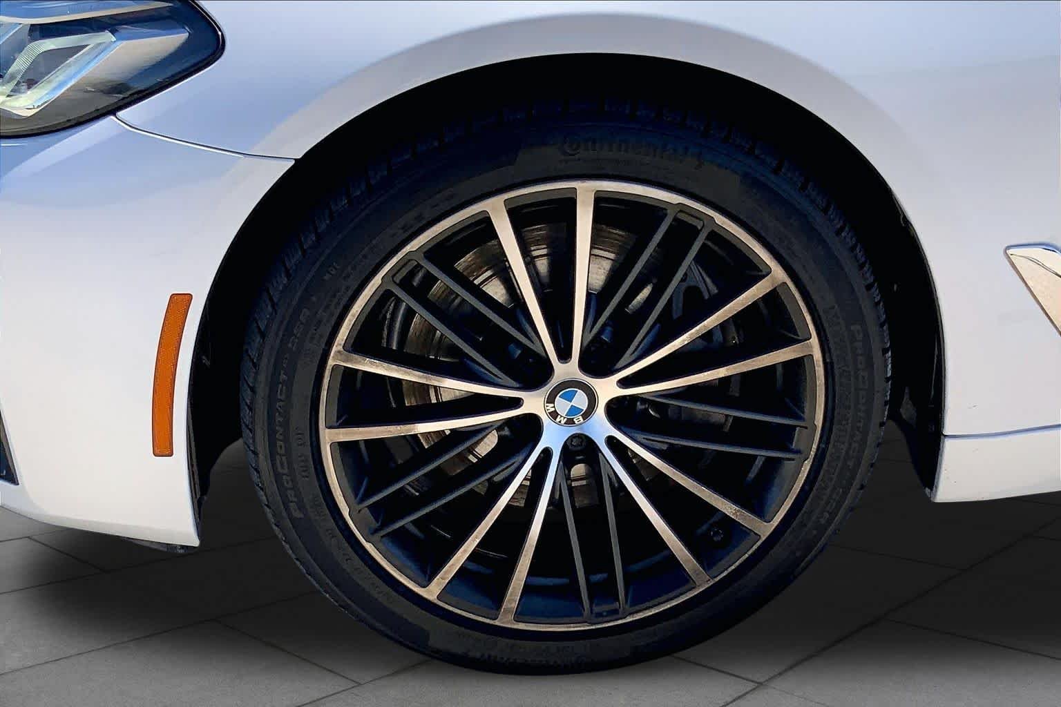 Used 2022 Mineral White Metallic BMW 540i image 11