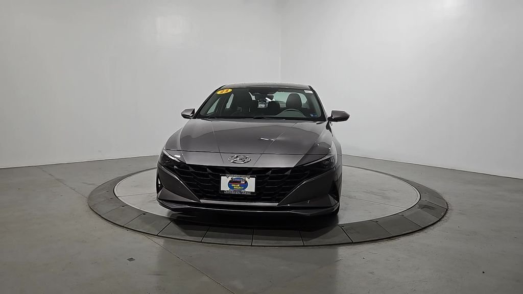 Used 2023 Silver Hyundai SEL image 9