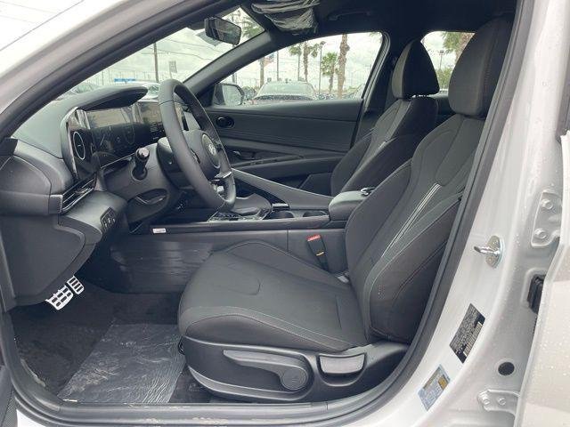 2025 Hyundai Elantra Blue - Photo 16