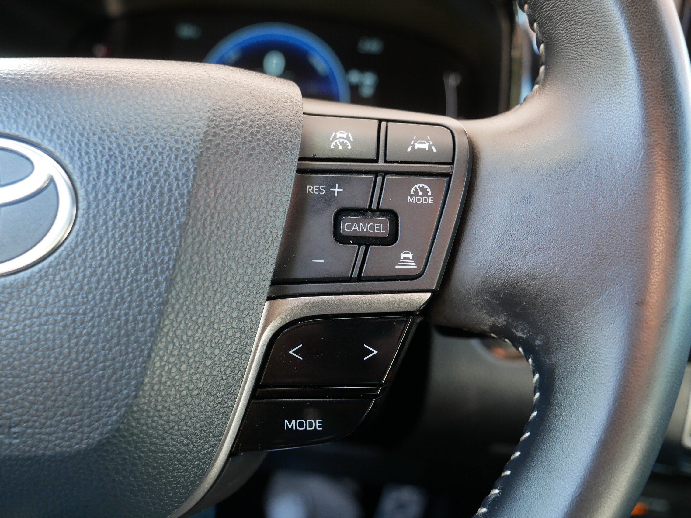 Used 2025 Underground Toyota SE image 29