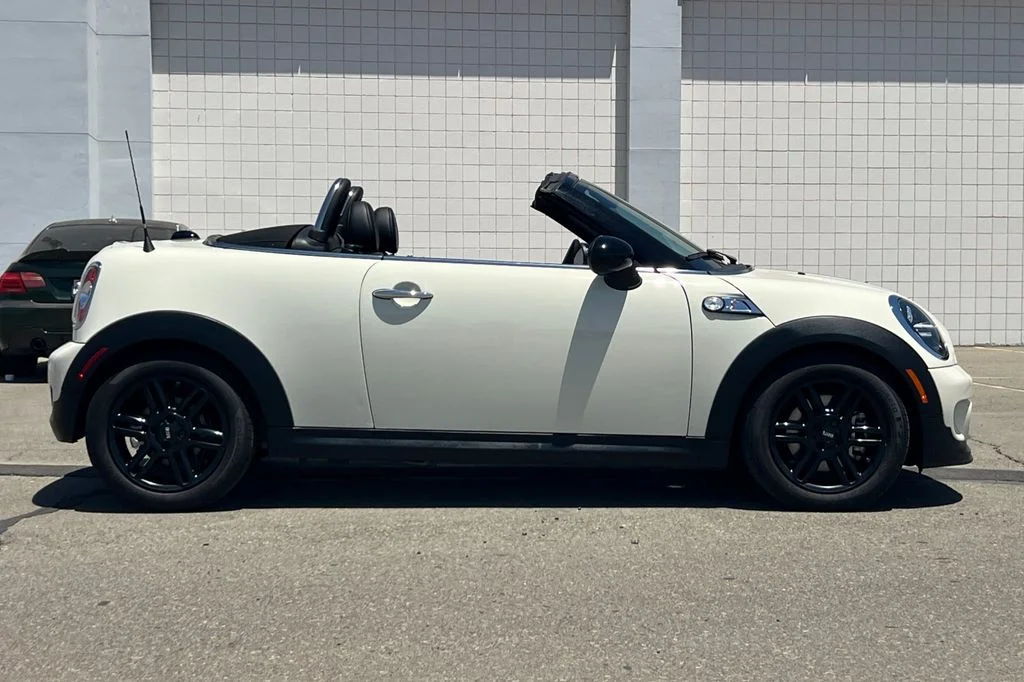 Used 2015 White MINI Base image 3